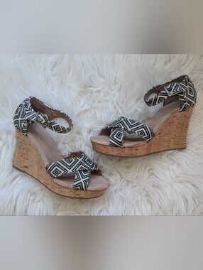 TOMS Women's Black White Woven Diamond Strappy Wedge Sandals Size 5